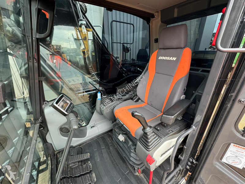 جرافة Doosan -5