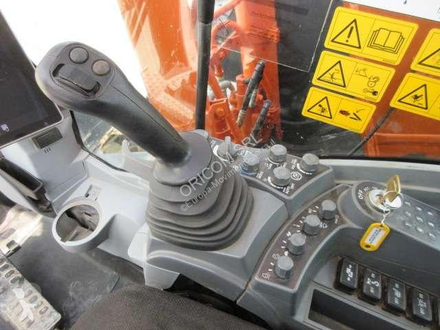 Excavadora Hitachi ZX135 US-7