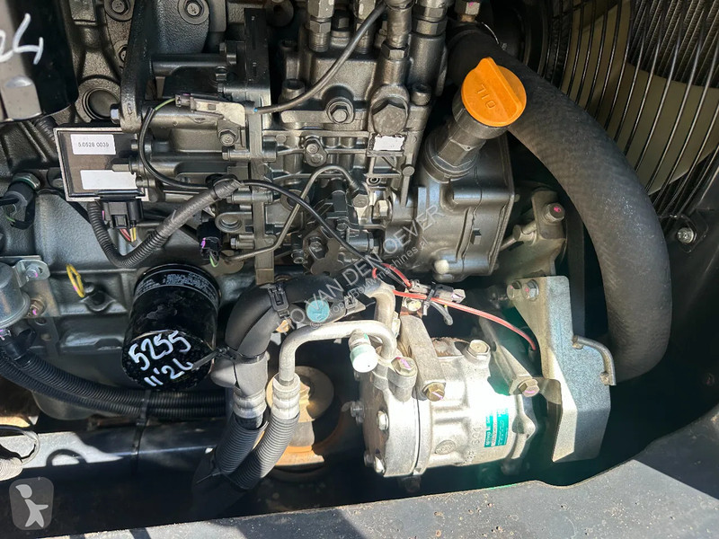 Escavadora Hitachi ZX65USB-5A CLR