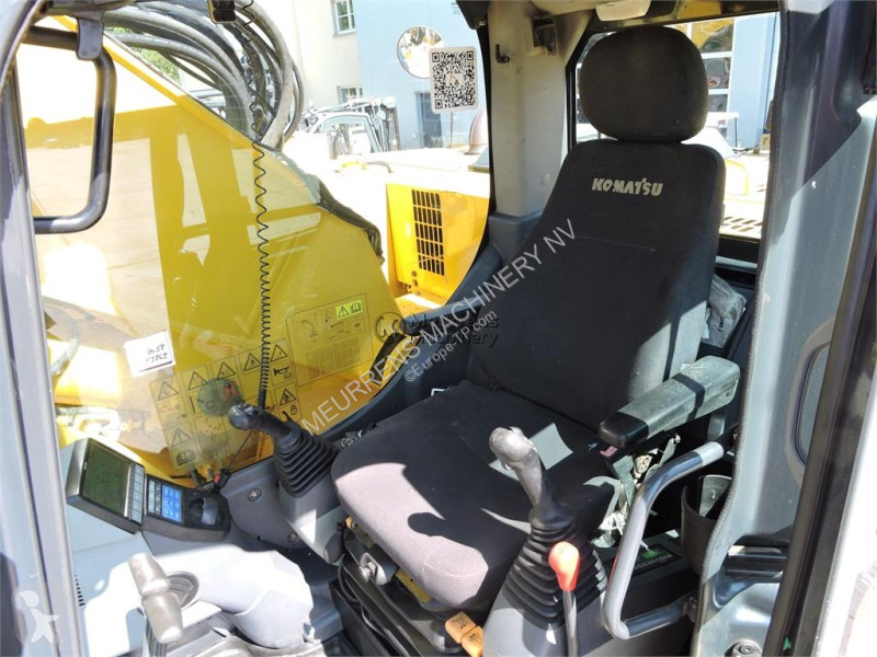 جرافة Komatsu PC228