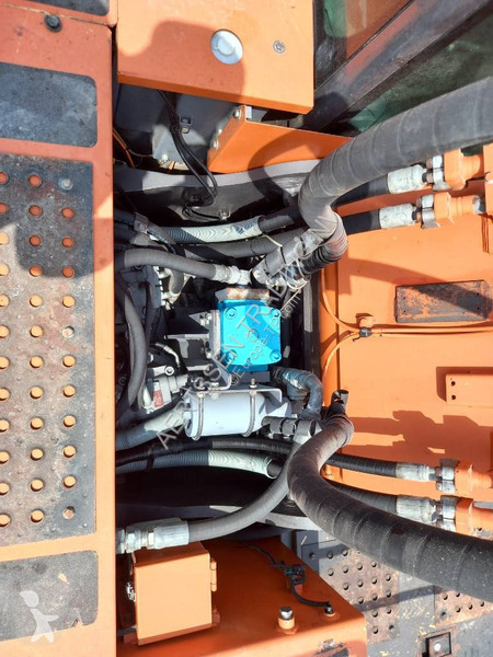 Excavator Hitachi -5G (Abu Dhabi)