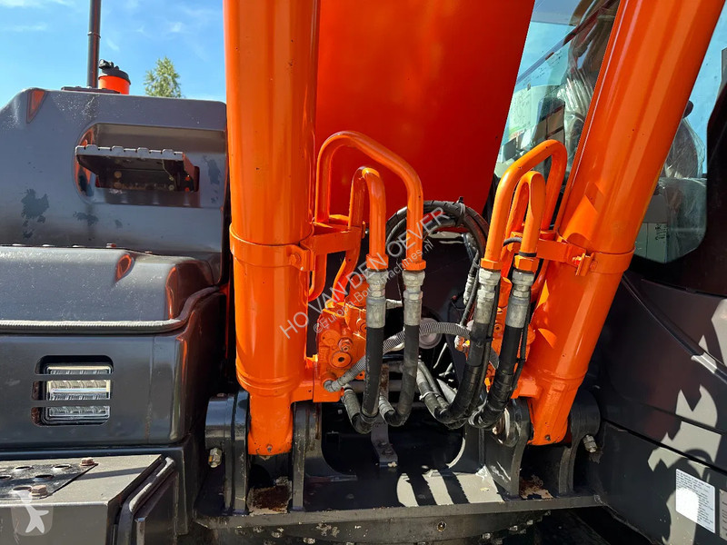 Escavatore Hitachi ZH210LC-5B