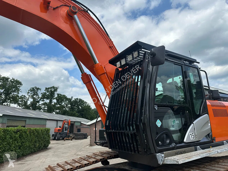Excavator Hitachi LC-6