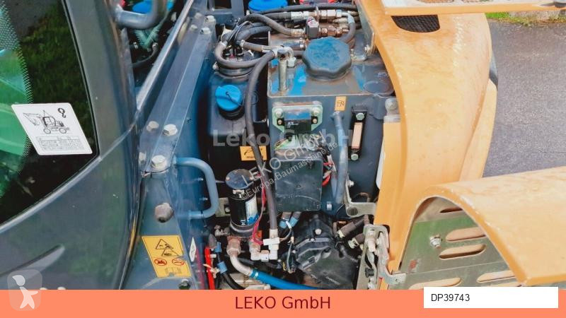 Escavatore Yanmar B 95W Mit Drei Löffeln und...