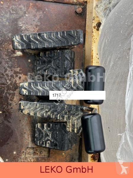 Escavatore Caterpillar 318B Mit Zwei Löffeln