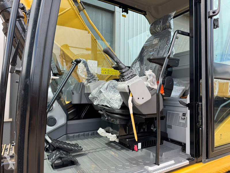 Excavadora Caterpillar 3