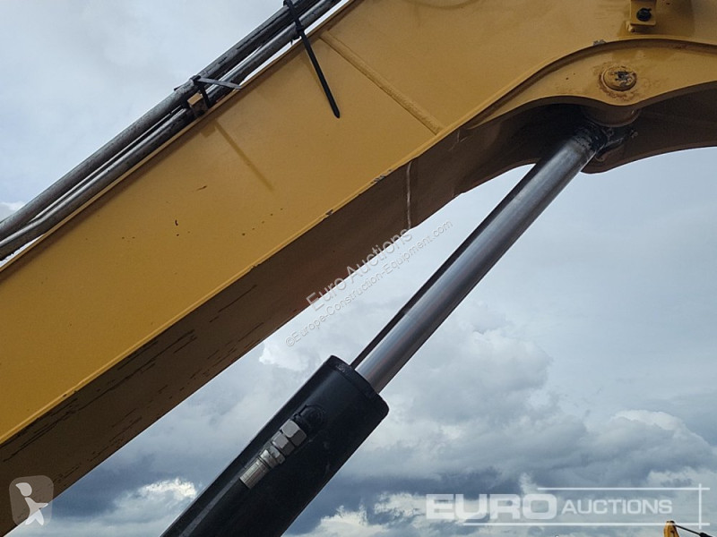 Lopatový nakládač Caterpillar 308E2