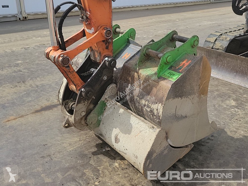 Escavatore Hitachi B-6