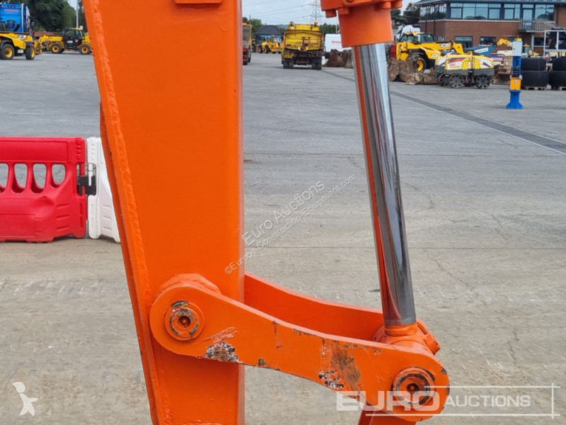 Escavatore Doosan DS80-7C