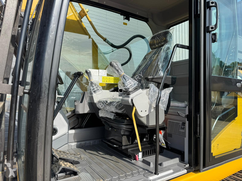 Excavadora Caterpillar 3