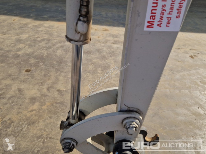 Escavadora Takeuchi TB216