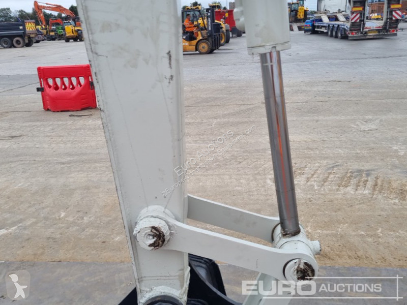Escavadora Takeuchi TB150C