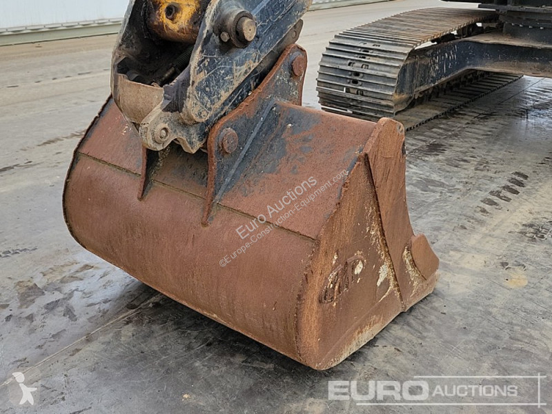 جرافة JCB JS131LC