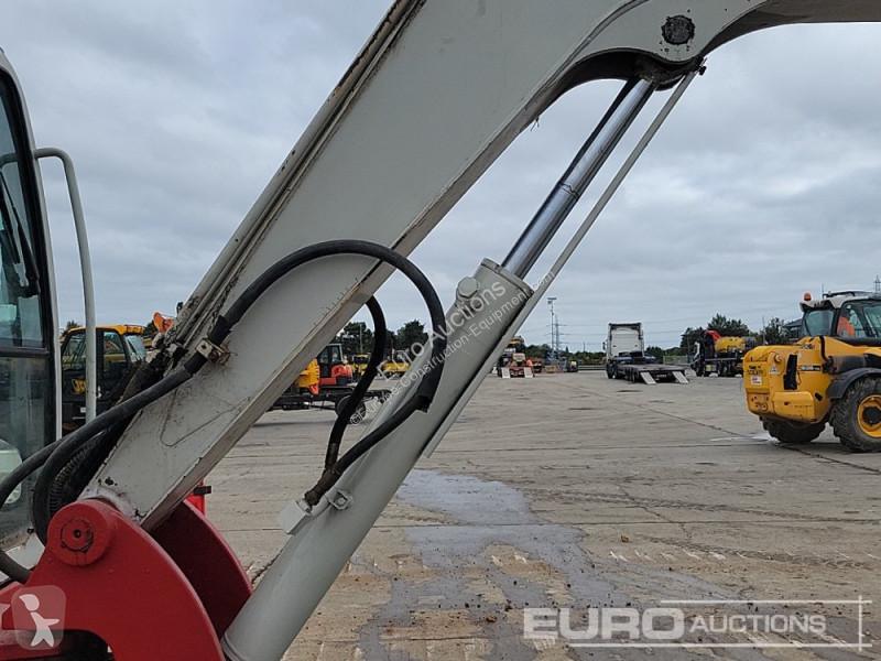 Escavadora Takeuchi TB150