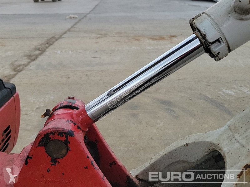 Escavadora Takeuchi TB216