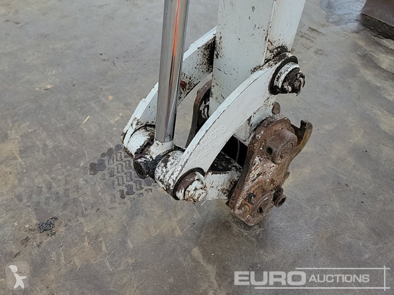 Escavadora Takeuchi TB216