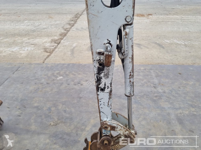 Escavadora Takeuchi TB215
