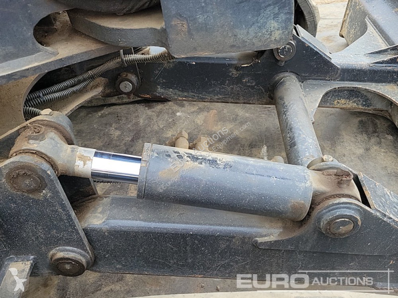 جرافة Bobcat