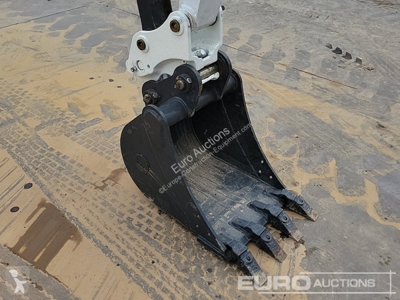 جرافة Bobcat E27Z