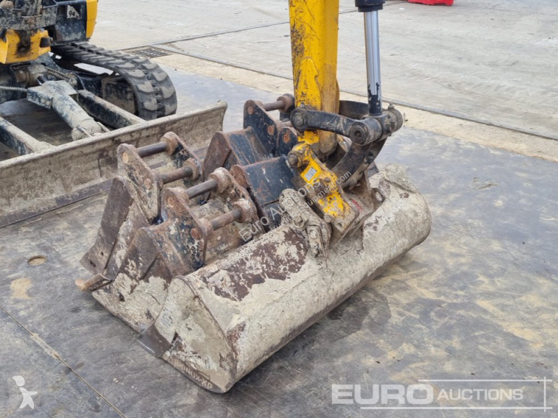 جرافة JCB 8026 CTS