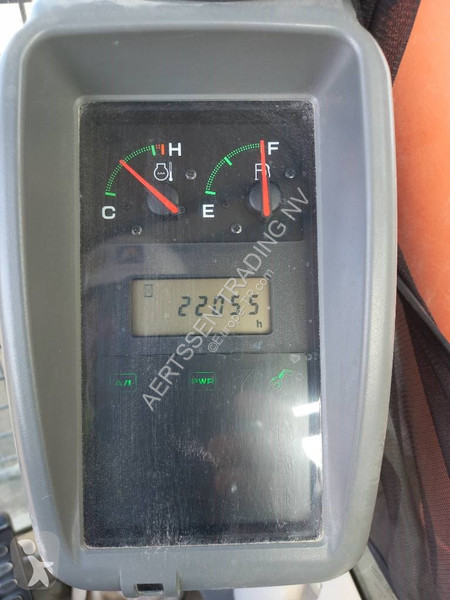Graafmachine Hitachi ZX220LC (Abu Dhabi)
