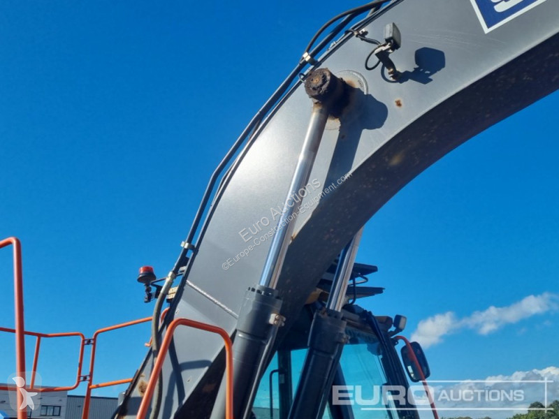 Excavator Volvo EC200EL