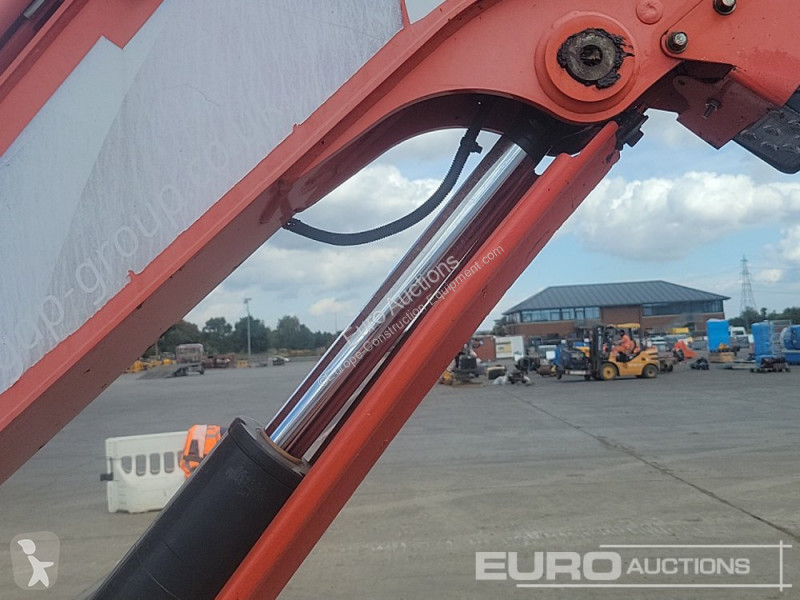 Lopatový nakládač Kubota U48-4