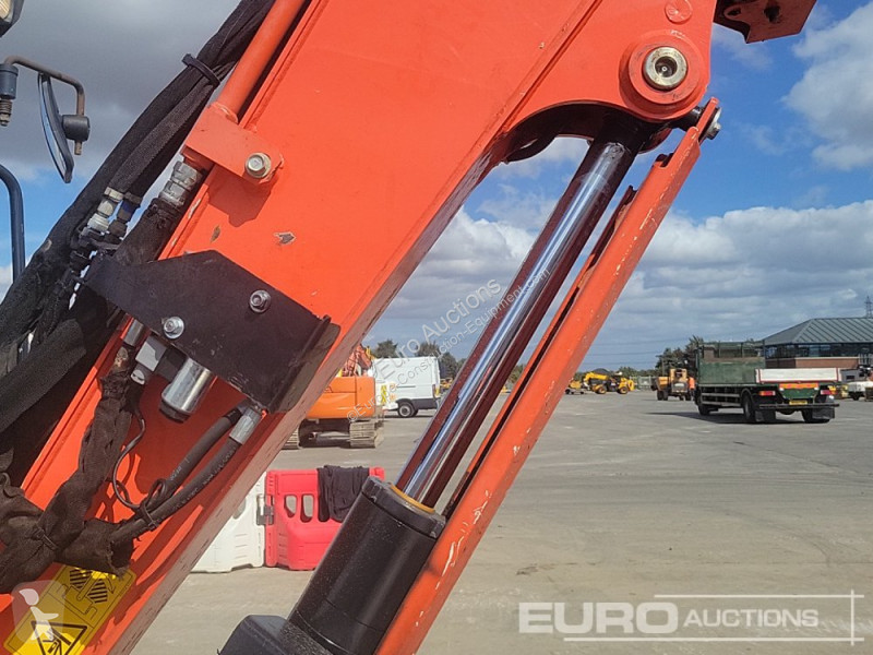 Lopatový nakládač Kubota U36-4