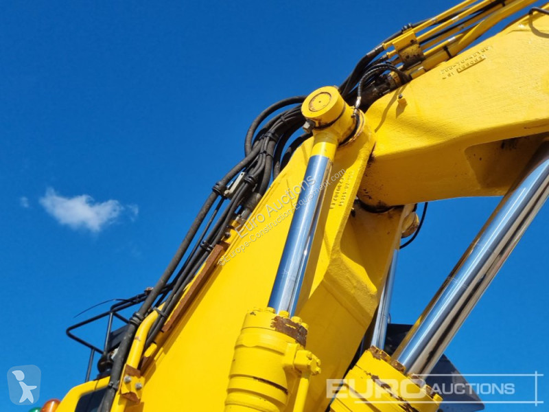 Excavator Komatsu -11
