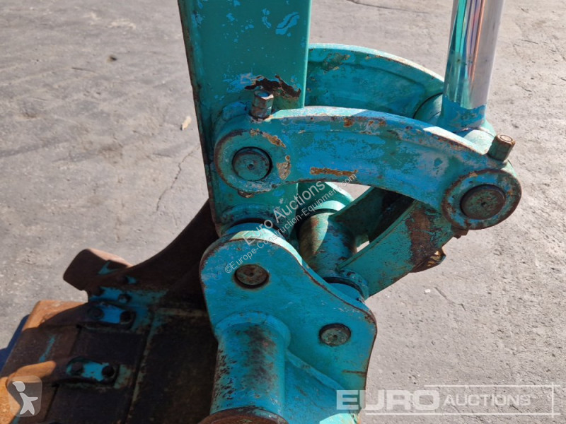 Escavadora Kubota K-025