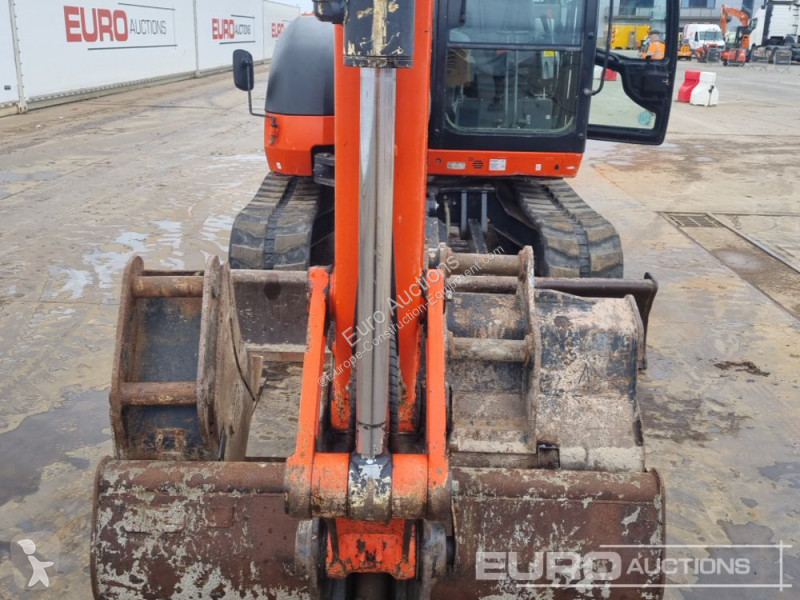Escavadora Kubota KX080-4A2
