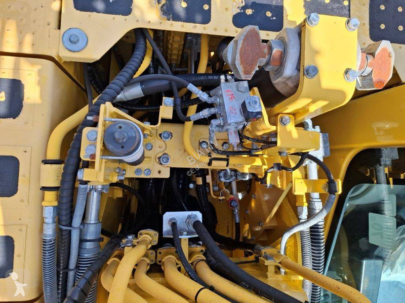 Escavadora Komatsu