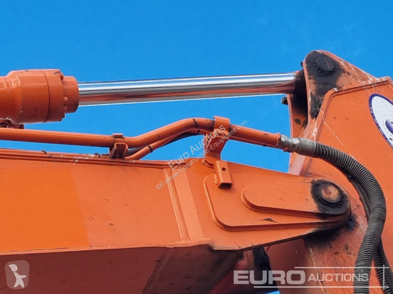 Escavadora Hitachi -6