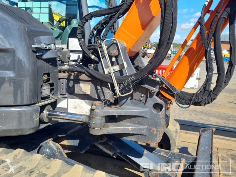 Escavatore Hitachi B-6