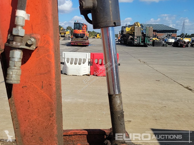 جرافة Kubota U27-4