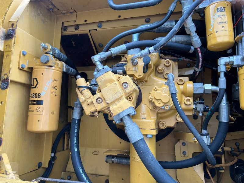 Excavator Caterpillar L