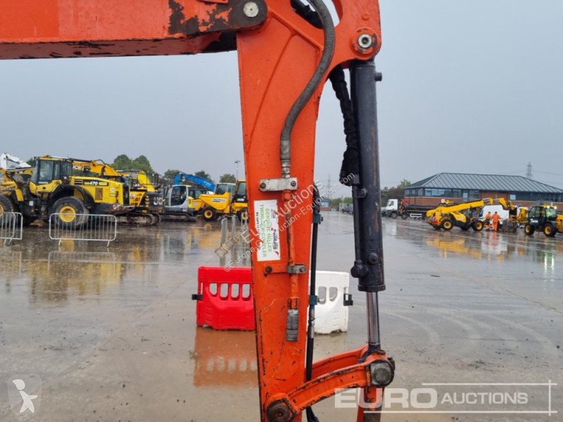 Lopatový nakládač Kubota U48-4