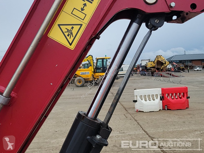 Lopatový nakládač Yanmar SV26