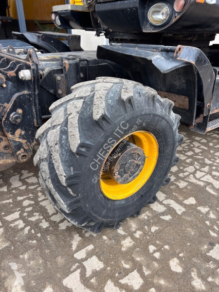 Escavadora JCB
