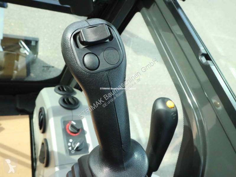 Lopatový nakládač Bobcat E 19 R2