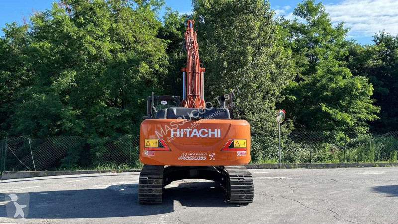 Экскаватор Hitachi 7
