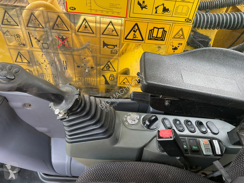 Skovl Komatsu Engcon and 3 x bucket