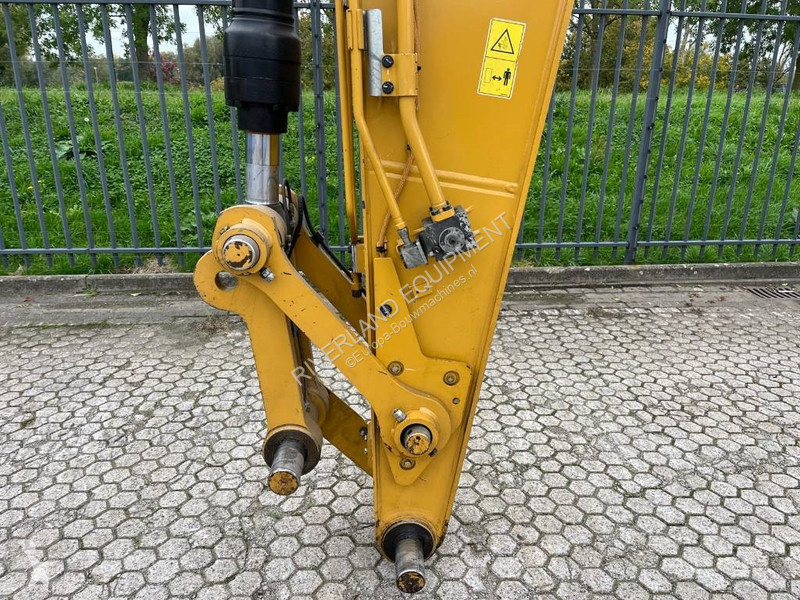 Rýpadlo Caterpillar 325 with dozerblade 1085...