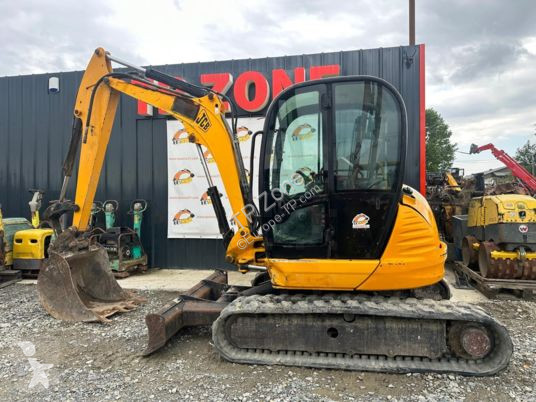 Lopatový nakládač JCB à 18 500 € ht