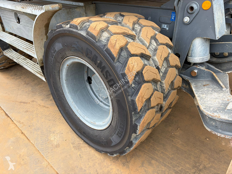 جرافة Liebherr Compact