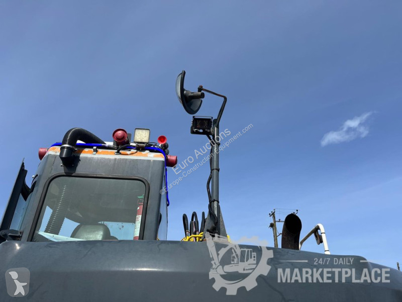 Екскаватор Komatsu 138US2
