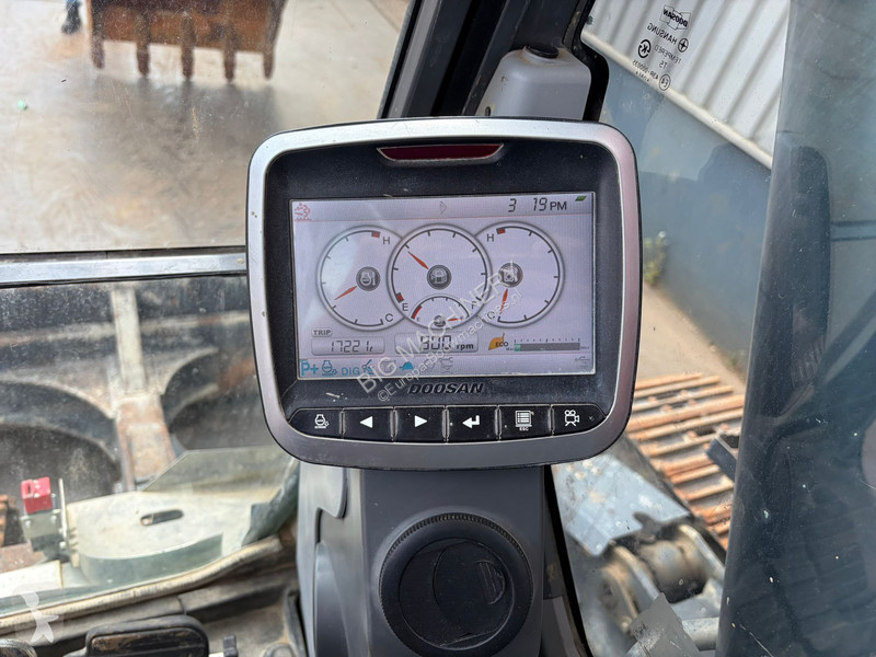 جرافة Doosan