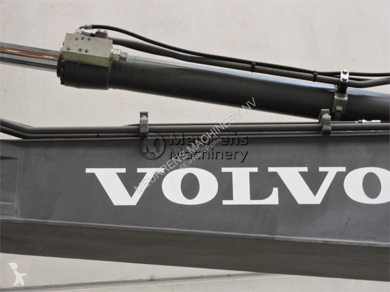 جرافة Volvo