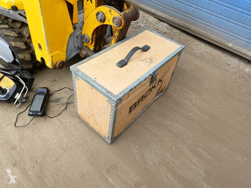 Lopatový nakládač Brokk 100 husqvarna robot...