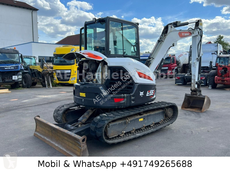 جرافة Bobcat...